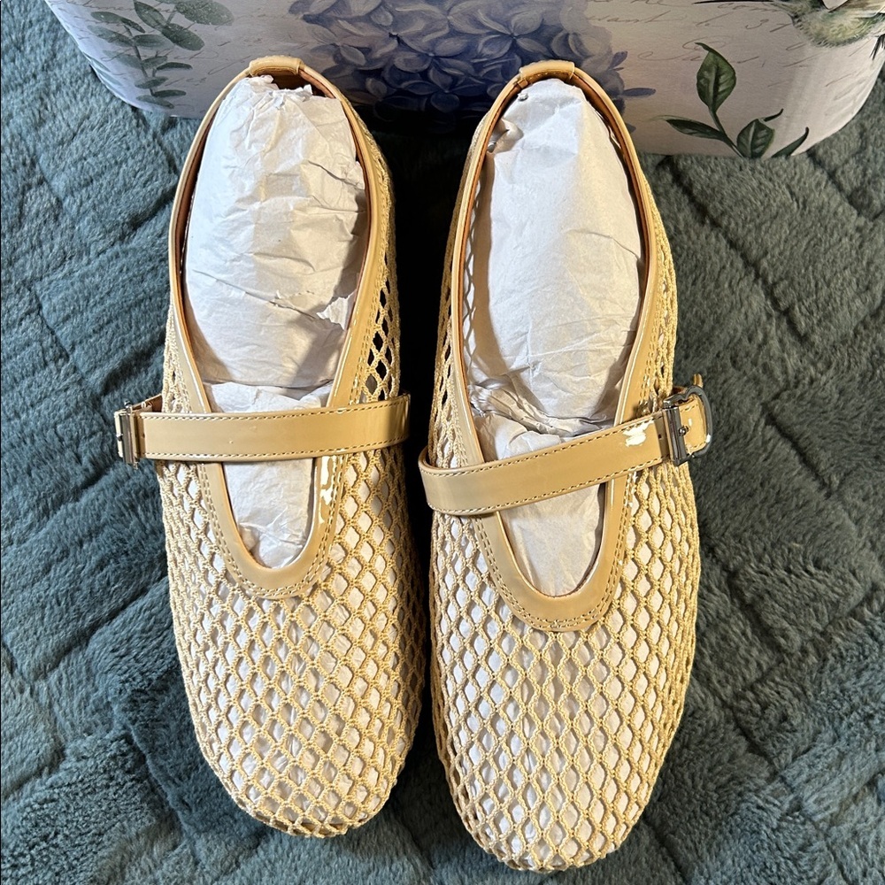 Nieardan Beige Mesh Women's Mesh Loafers
size 8.5 - Picture 11 of 11